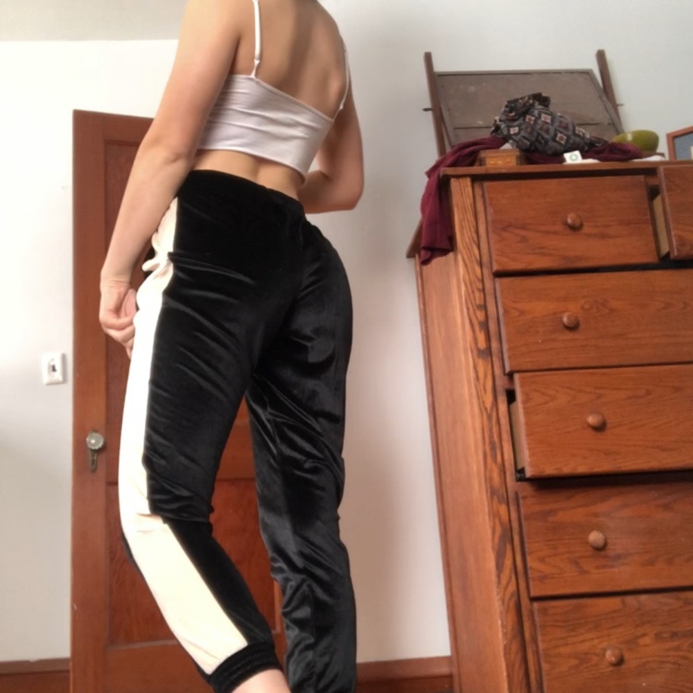 🌈velvet joggers